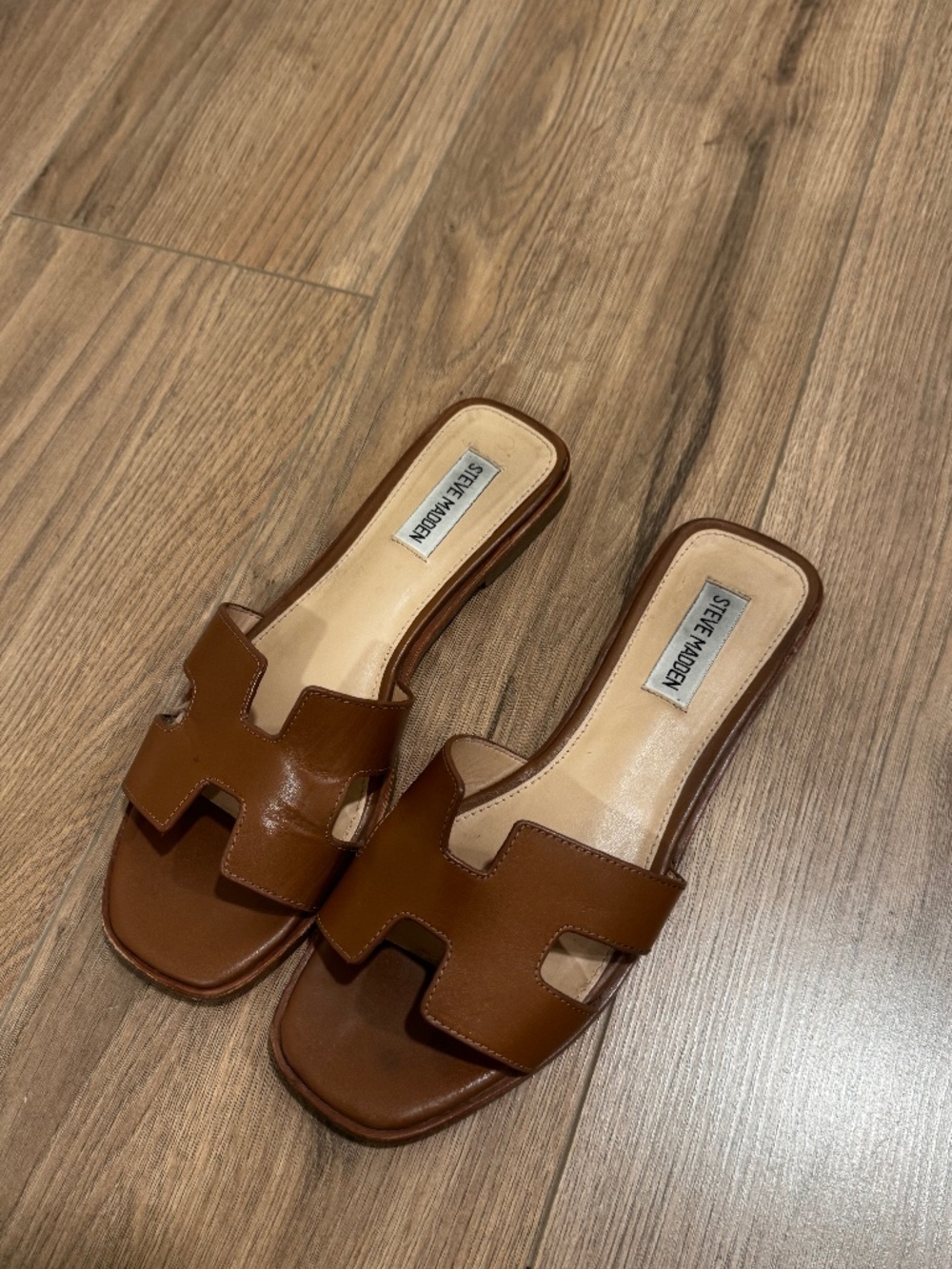 HADYN COGNAC LEATHER - Picture 2 of 8